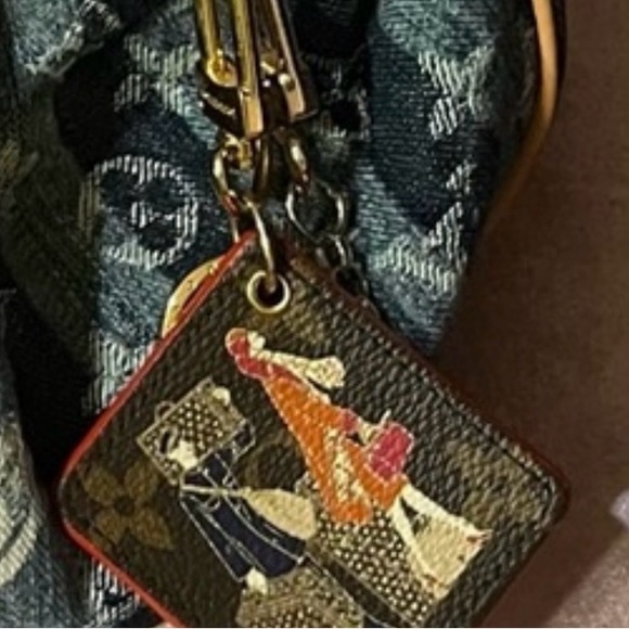 Authentic Limited Edition Louis Vuitton Denim Cruise Porte Epaule Raye Bag ๐ ๐ฅ - Picture 16 of 16